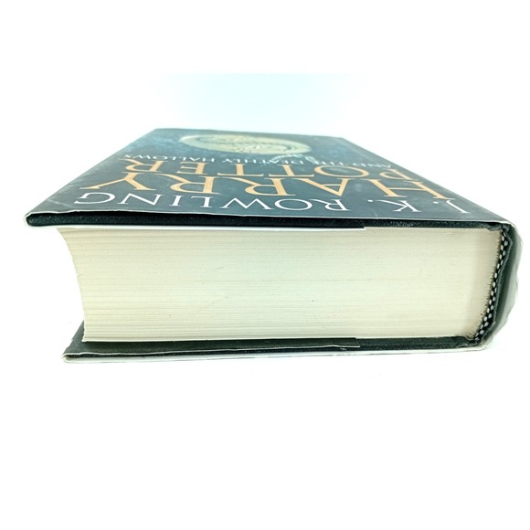 Harry Potter and the Deadly Hallows  2007 Hardcover book - Picture 4 of 7